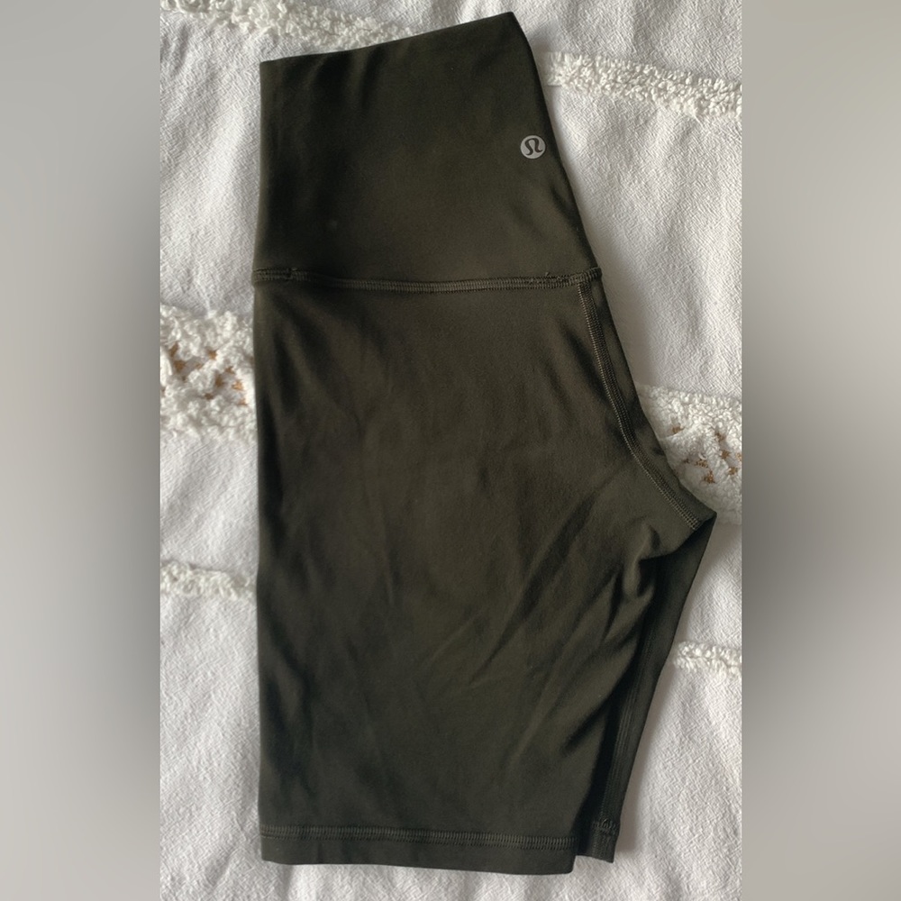 Lulu align 8inch bike short